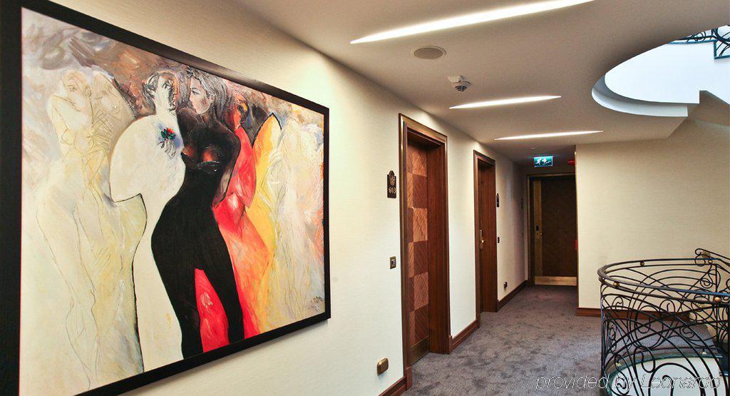 Warwick Otel 4*